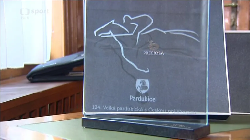 Na vítěze letošní Velké pardubické čeká nová trofej
