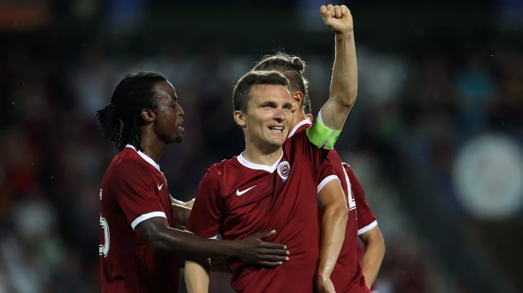 David Lafata se raduje z jednoho ze svých šesti gólů