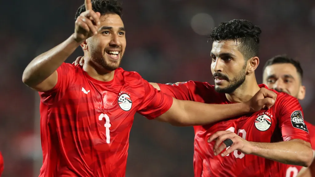 Egypťan Trézéguet se raduje z branky