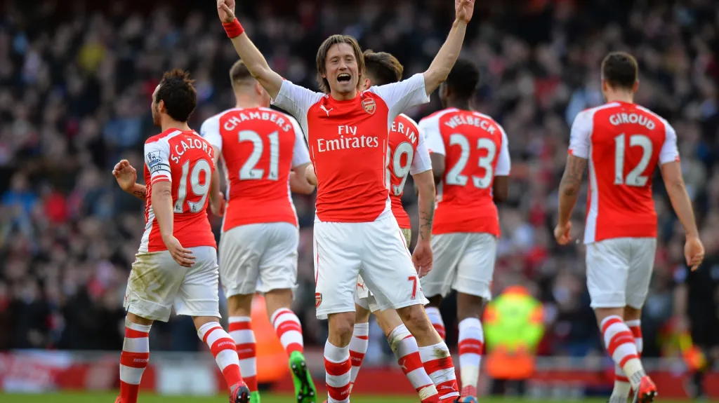Rosický slaví svou trefu za Arsenal