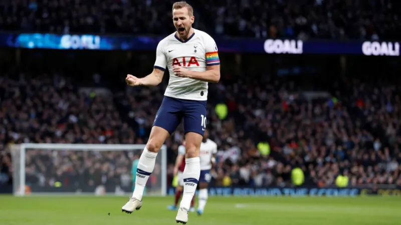 Harry Kane z Tottenhamu oslavuje gól