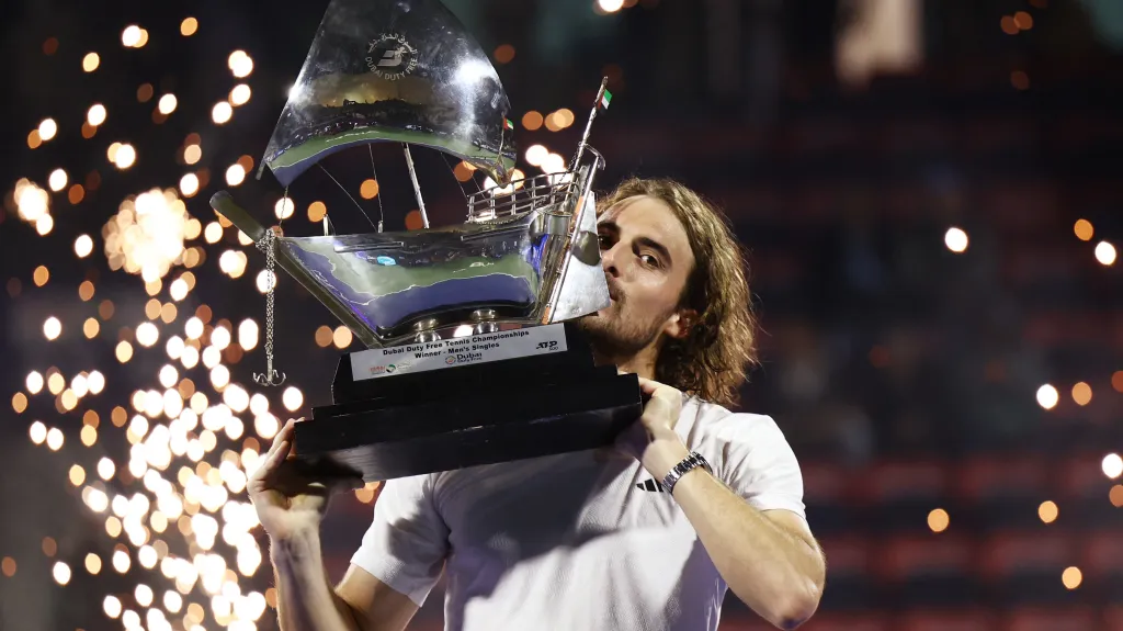 Stefanos Tsitsipas ovládl turnaj v Dubaji