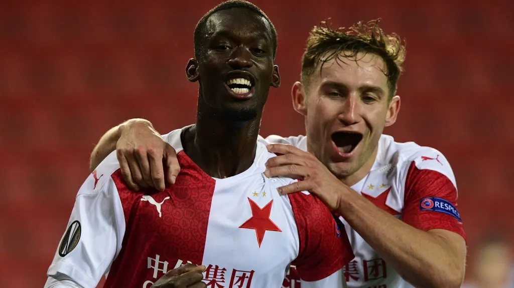 Abdallah Sima a Jan Kuchta se radují z branky