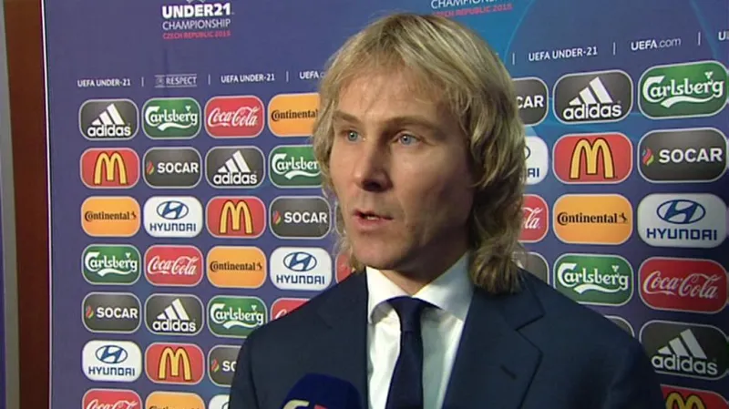 Nedvěd při práci v Juventusu Spartu sleduje