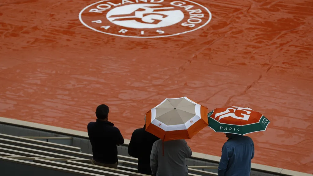 Dešťová přeháňka na Roland Garros