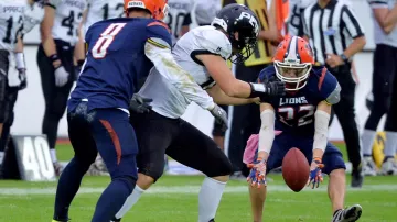 Prague Lions a Prague Black Panthers bojují v Czech Bowlu