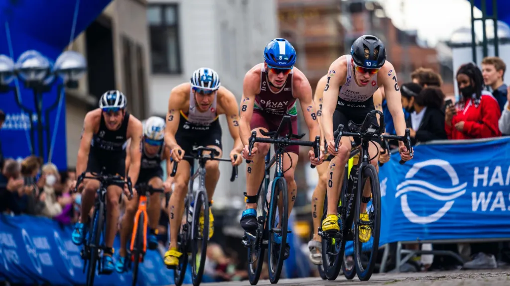 Triatlonisté v Hamburku