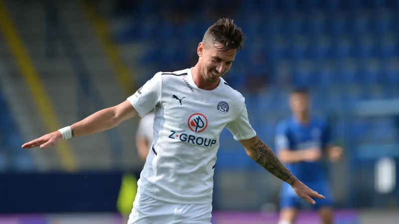 Milan Petržela slaví gól na stadionu U Nisy