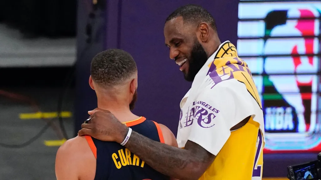 LeBron James a Stephen Curry