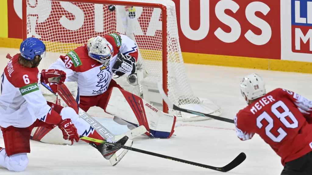 Timo Meier překonává Romana Willa