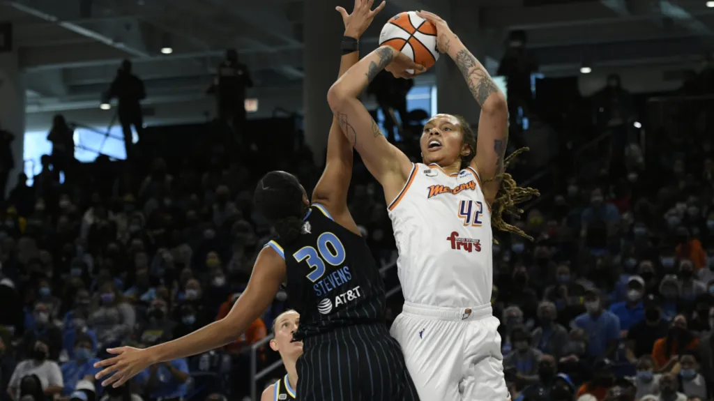 Finále WNBA Chicago Sky - Phoenix
