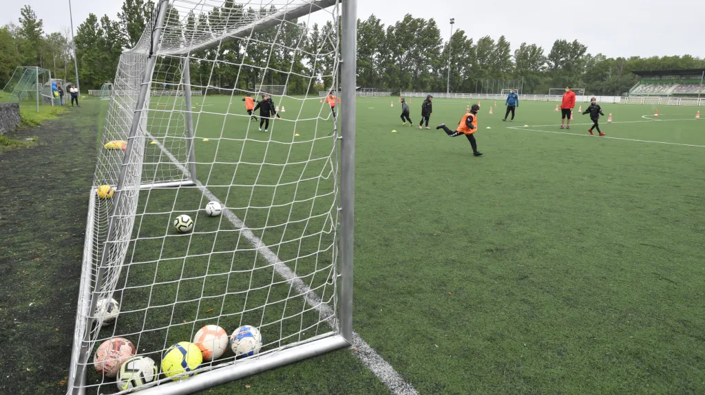 Tréninky rozjela i Fotbalová akademie Praha