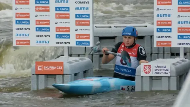 Jízda Gabriely Satkové – krátký slalom kajak