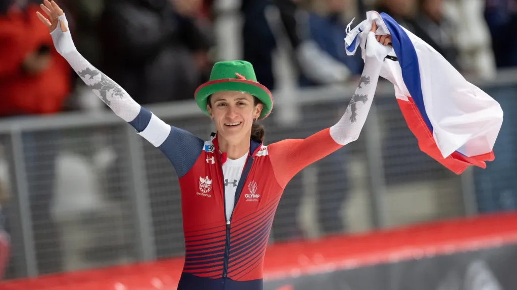 Martina Sáblíková se raduje ze zlaté medaile