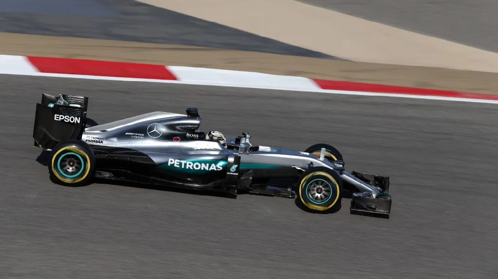 Lewis Hamilton v kvalifikaci VC Bahrajnu