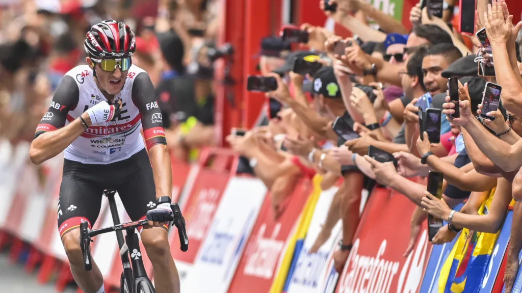 Marc Soler vyhrává etapu Vuelty v Bilbau