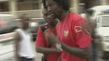 Kapitán týmu Emanuel Adebayor po incidentu