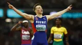 Finále běhu na 400 m překážek a třetí zlato pro Karstena Warholma