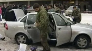 Auto po explozi