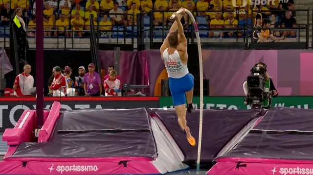 Nejlepší pokus Ščerby ve finále skoku o tyči