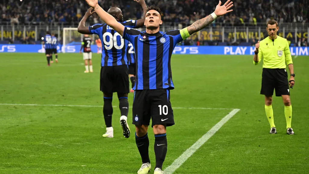 Lautaro Martínez z Interu Milán oslavuje gól v Lize mistrů