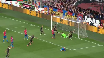 Moment utkání Plzeň – Sparta Praha: Neuznaný gól Krejčího (14. min.)
