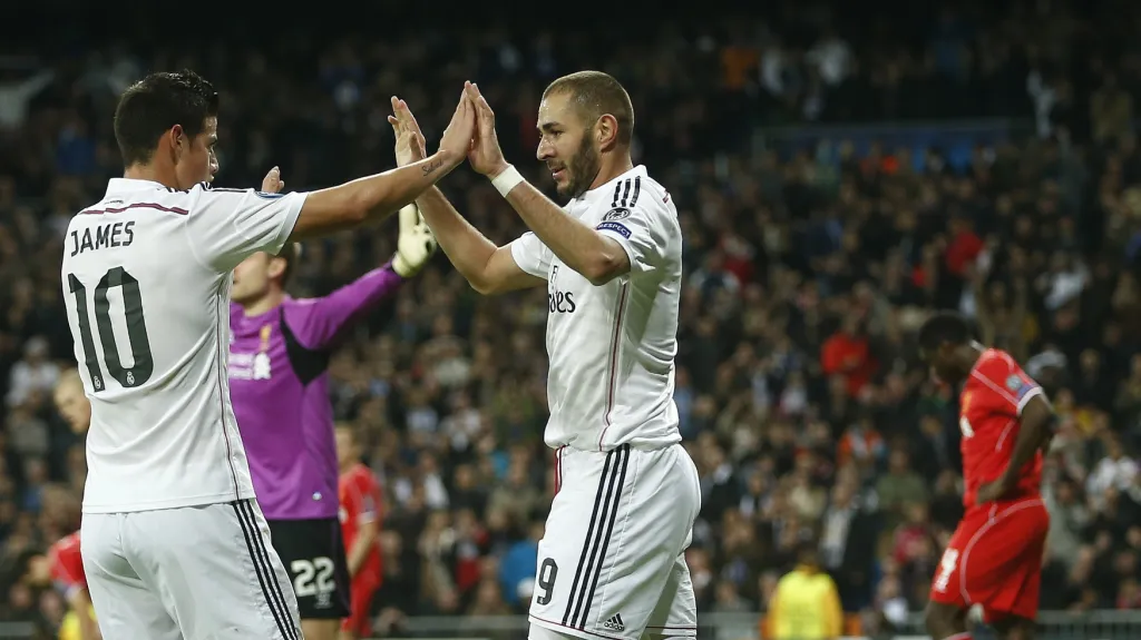 James Rodríguez a Karim Benzema