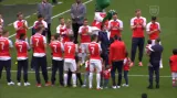 Rosický se rozloučil s Arsenalem, který porazil Aston Villu
