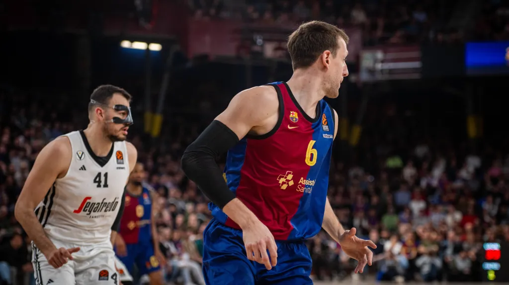 Jan Veselý v zápase s Boloňou