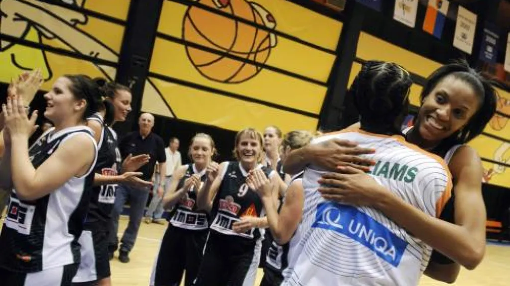 Brňanky se radují z ligového titulu