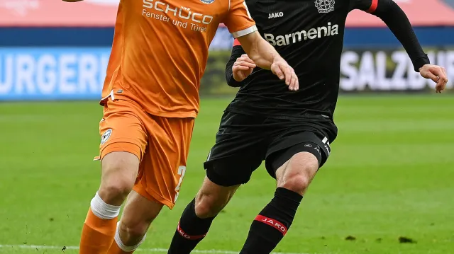 Schickův gól Leverkusenu na body proti nováčkovi nestačil