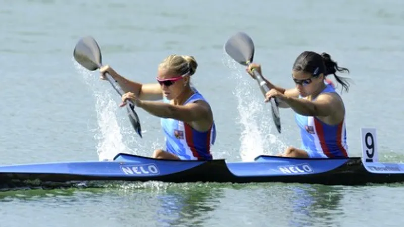 České kajakářky Doktorová (vlevo) a Fasnerová