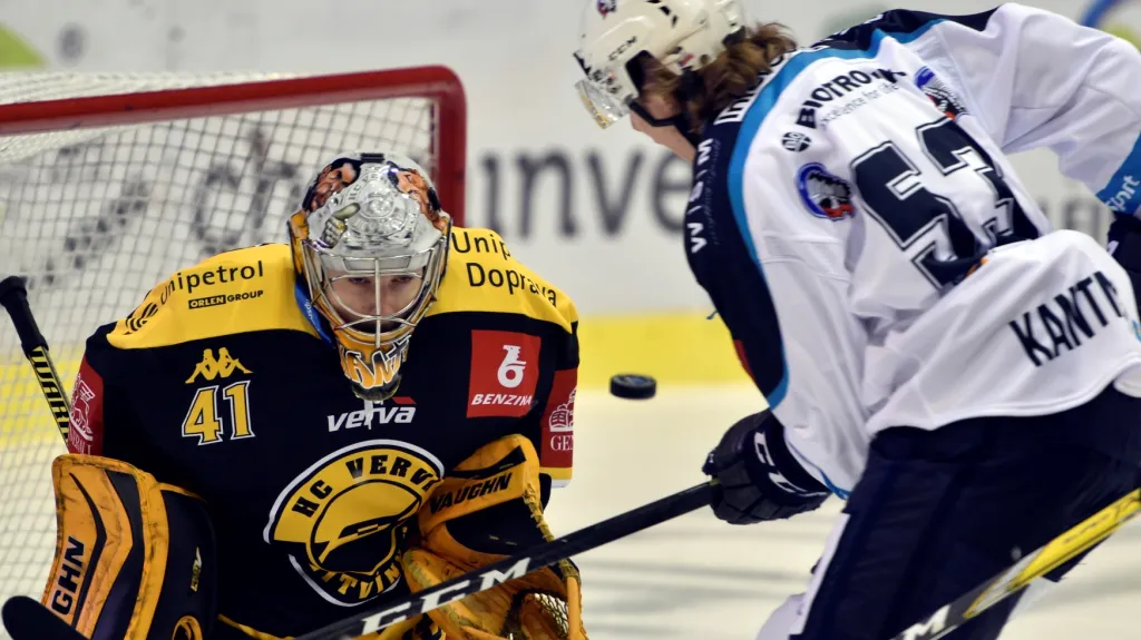 Litvínov - Plzeň, Kantner z Plzně před brankářem Kantorem