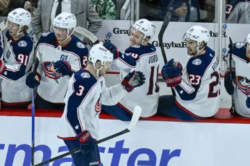 Coyle řídil hattrickem výhru Columbusu v Chicagu