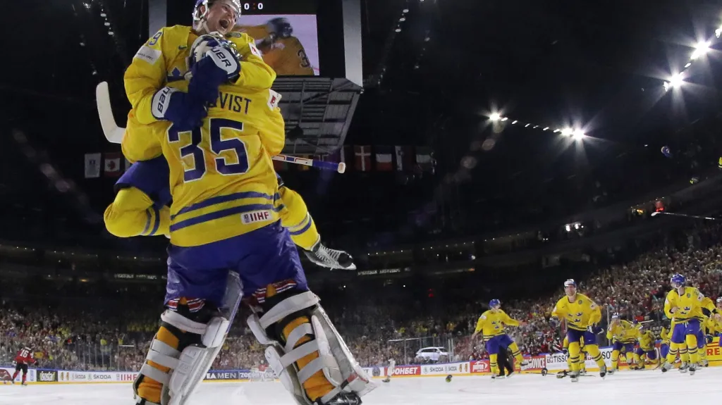 Slavící mistři světa Švédové, Nylander naskakuje na Lundqvista