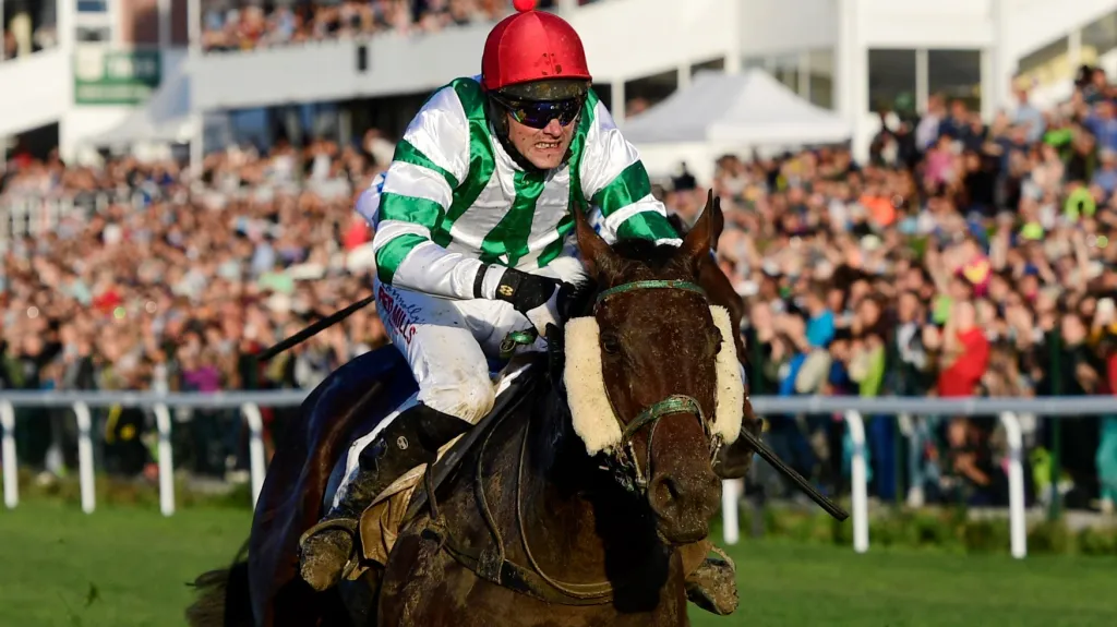 Theophilos s Josefem Bartošem vítězí ve Velké pardubické