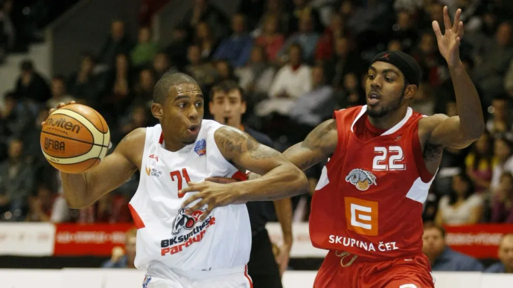 Maurice Hampton proti Nymburku