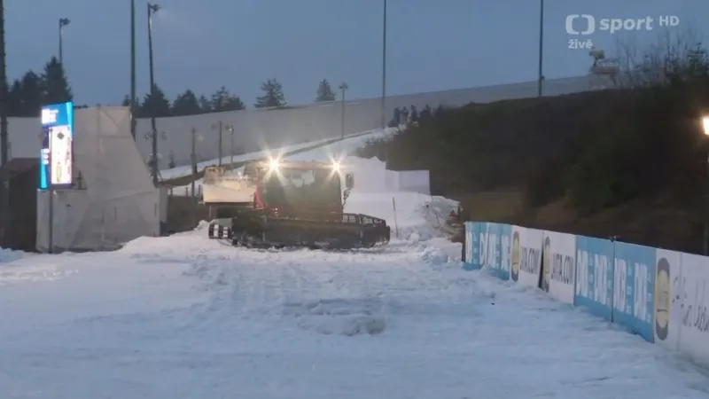 Trenér biatlonistů Málek: Organizátoři to v Oberhofu podcenili