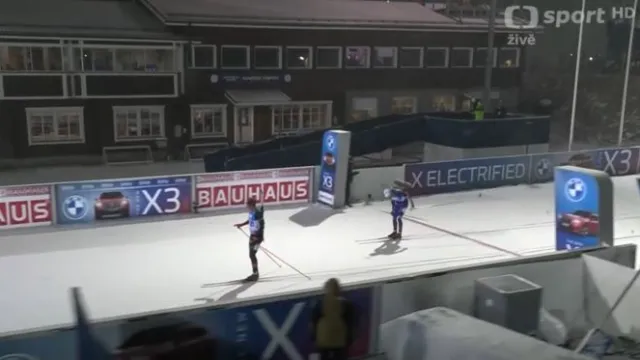 Závěr smíšené štafety v Kontiolahti