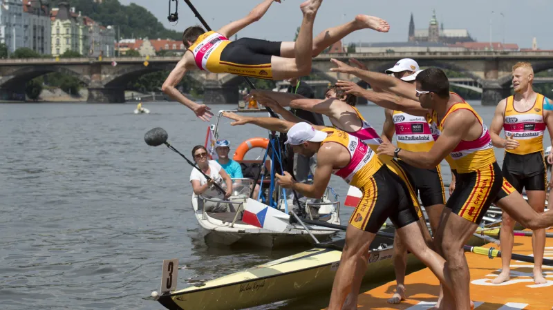 Kombinovaný tým Dukly a ČVK Praha slaví prvenství na Primátorkách