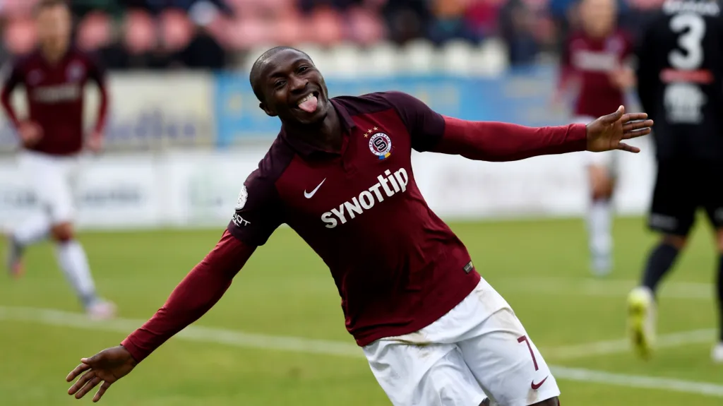 Slavící Kehinde Fatai