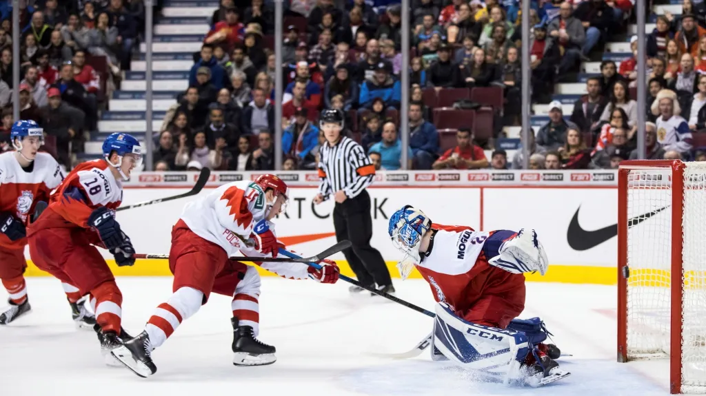 Čeští hráči marně chytali Kovalenka v úniku