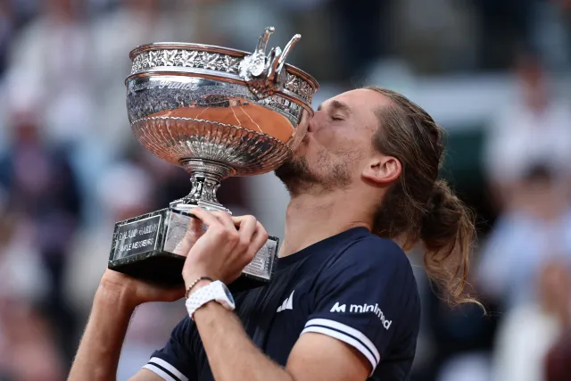 Zverev porazil ve finále Roland Garros Cobolliho a získal premiérový grandslamový titul