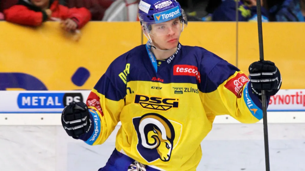 Forvard Zlína Edgars Kulda slaví gól