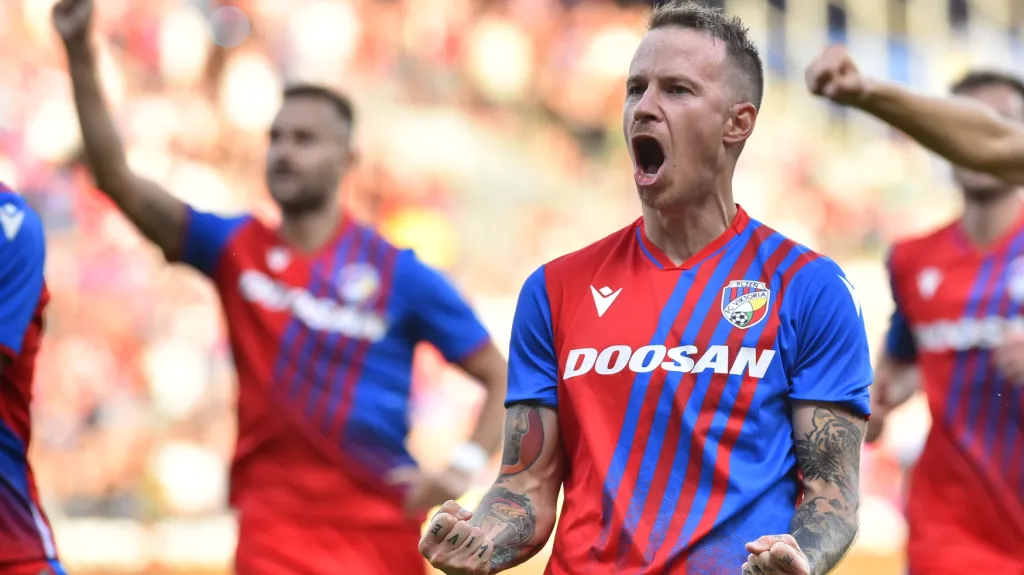 Plzeňský Jan Sýkora se raduje z gólu 