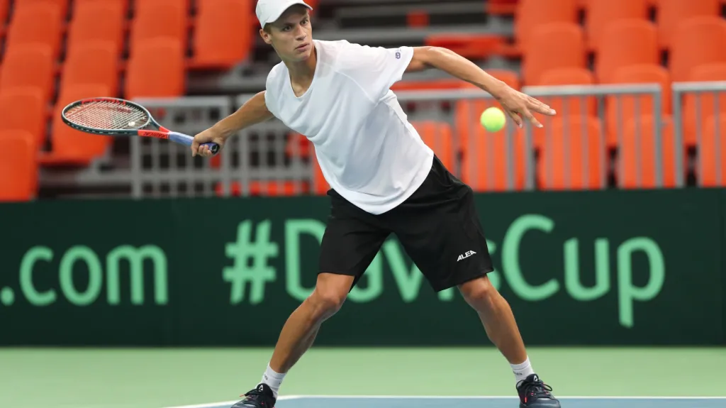 Jonáš Forejtek na tréninku před utkáním Davis Cupu