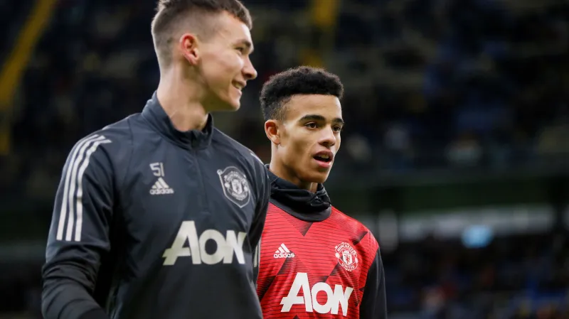 Dva talenti Manchesteru United. Zleva Matěj Kovář a Mason Greenwood