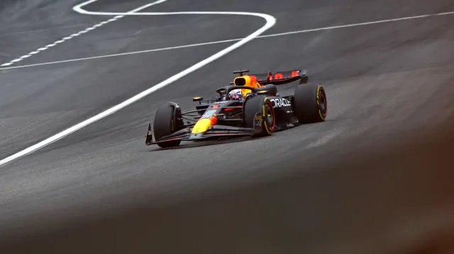 Verstappen kraloval ve sprintu i kvalifikaci před VC Číny