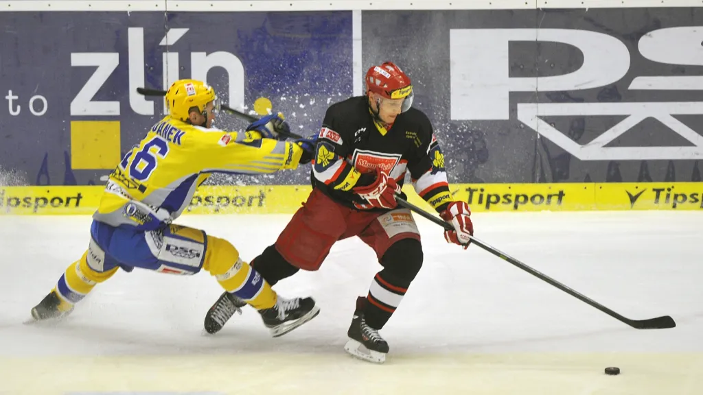 Petr Čajánek v zápase s Hradcem