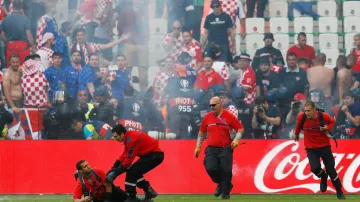 Dělbuch srazil k zemi jednoho z pořadatelů